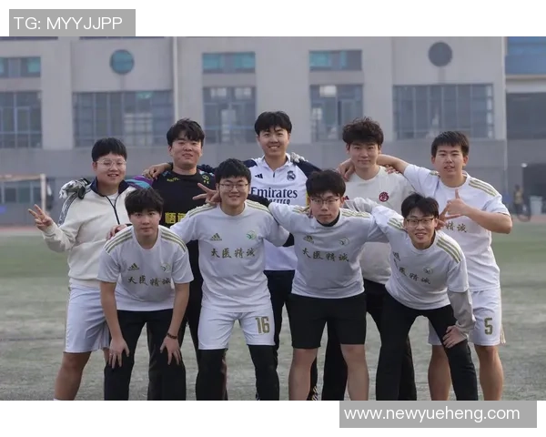 成都七号足球球星是谁及其在足球界的影响力与成就分析